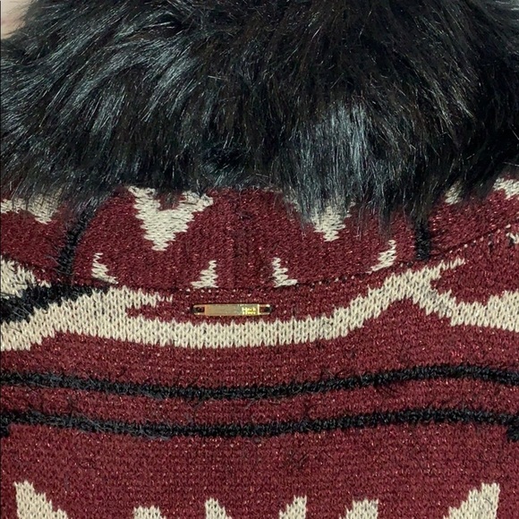 🌸2/$25 NWOT Black Rivet Cardigan Sweater black maroon cream Faux Fur - Picture 6 of 8